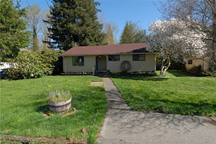 328 W 2nd St, North Bend 98045